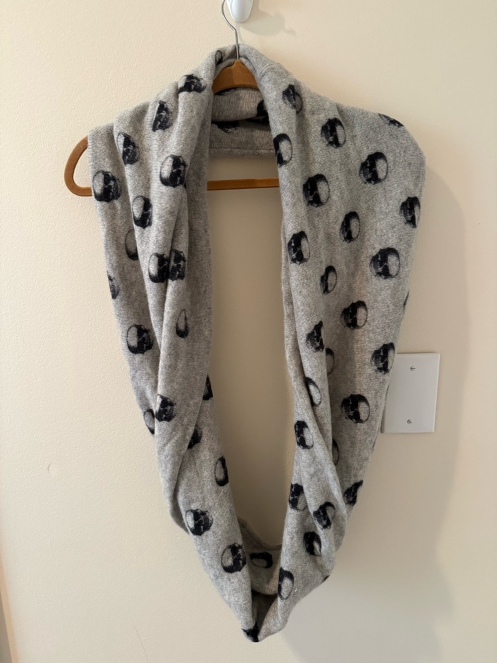 Cashmere Gray Infinity Scarf with Skull Pattern